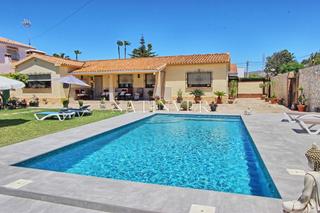 Casa en Urbanizacion benajamar 12c