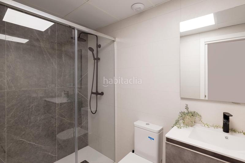 Foto f25d9969-0ab5-4268-bdbc-946fc1e60a01. Pis amb aparcament piscina a Almayate Bajo