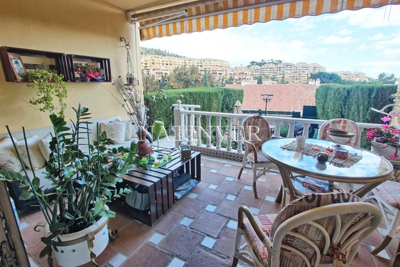 Foto 2daa890b-3600-46a6-bb41-03d3102c7d12. Casa adossada amb xemeneia calefacció piscina a Nueva Torrequebrada Benalmádena