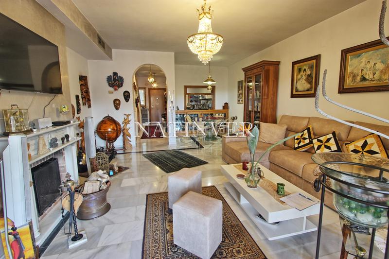 Foto 7fa022c9-c751-45f7-bafa-e4a5d7e9afa2. Casa adossada amb xemeneia calefacció piscina a Nueva Torrequebrada Benalmádena