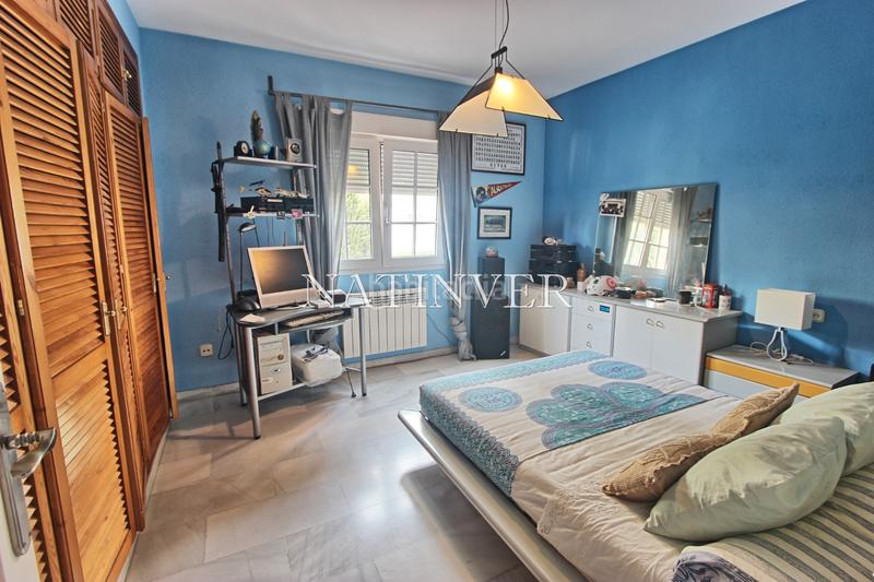 Foto 397f156a-1de6-4bad-81d5-0254efe24cb6. Chalet with fireplace heating parking pool in El Candado Málaga