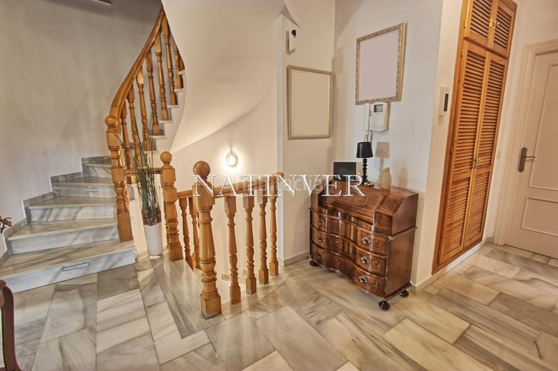 Foto 7ba2c189-3eb9-48a2-ae6a-ebf44e008ff8. Chalet with fireplace heating parking pool in El Candado Málaga