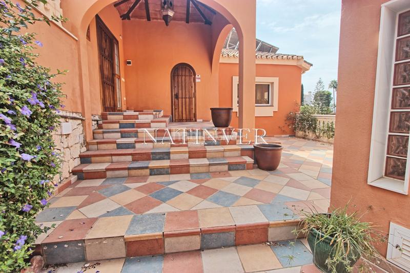 Foto 264c2baa-ffb5-4c4d-bca6-7ab33b4aec1f. Chalet avec cheminée chauffage parking piscine dans Málaga