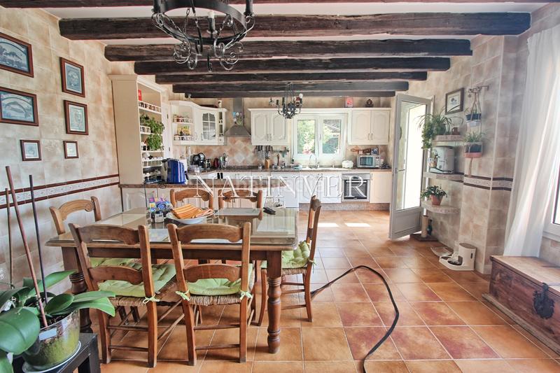 Foto 6c6d9792-16e1-4f94-a033-673cd0385438. Chalet avec cheminée chauffage parking piscine dans Málaga