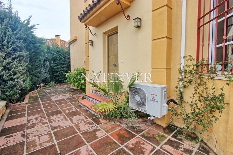 Foto 3c1488da-7a5c-4d0d-8f89-23d96785c7cc. Casa adossada a calle azucena 15 a Cotomar Rincón de la Victoria