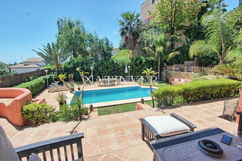 Foto 9cb11ffc-762e-496d-8164-8c8bcc94e259. Chalet en calle leoni benabú 23 en Pinares de San Antón Málaga