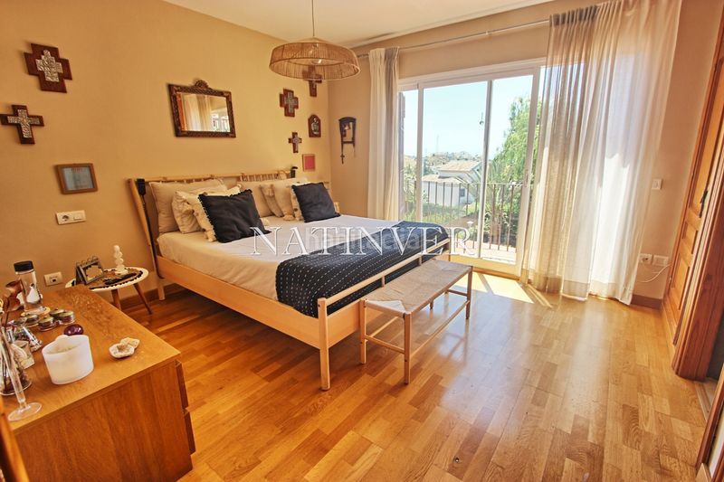 Foto ba02066a-adcb-4343-9344-c6defa696ca7. Chalet en calle leoni benabú 23 en Pinares de San Antón Málaga