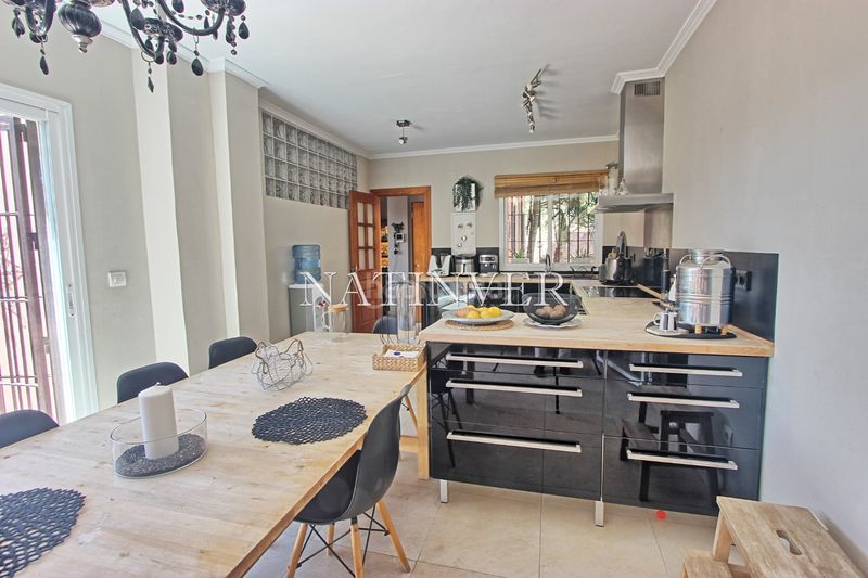Foto d696e181-be99-4d76-8709-06f5a67874ef. Chalet en calle leoni benabú 23 en Pinares de San Antón Málaga