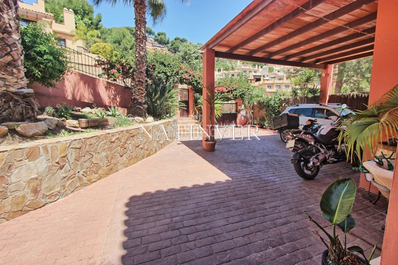 Foto e5ad245b-50a7-4969-8753-2db49732fad9. Chalet en calle leoni benabú 23 en Pinares de San Antón Málaga