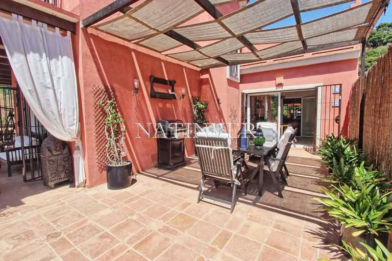 Foto f35ac1fe-37a0-4680-be26-f64e6676bb21. Chalet en calle leoni benabú 23 en Pinares de San Antón Málaga