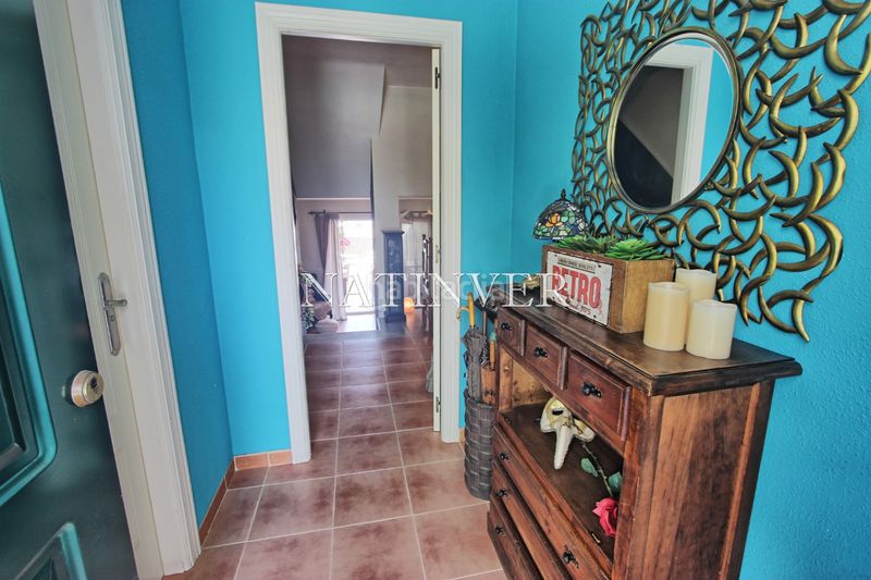 Foto a497af24-503b-475d-ba1d-2c4e52a24f3d. Casa adossada amb aparcament a Chilches