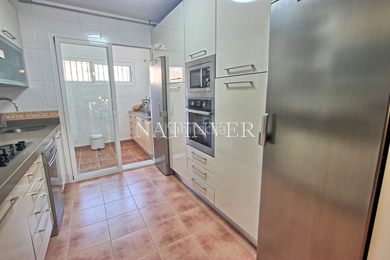 Foto ee22abab-ea69-4e65-bbad-c6e671ea0c59. Casa adossada amb aparcament a Chilches