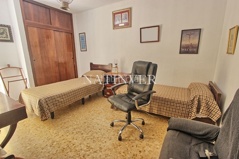 Foto 56a0aa73-ca28-49f0-a143-ef999027fdb4. Piso en paseo reding 33 en La Malagueta - Monte Sancha Málaga