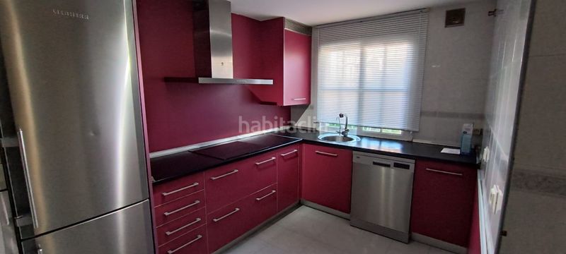 Foto 42b97f60-129e-4a88-a879-d77b253a5102. Rent towny house with fireplace parking pool in Capellanía - Retamar Alhaurín de la Torre