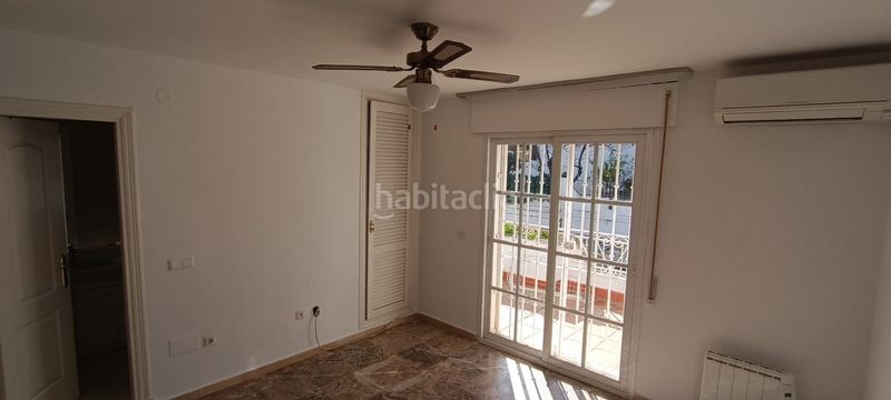 Foto 79198fed-2d6e-4442-9d19-4bc7b576dd84. Rent towny house with fireplace parking pool in Capellanía - Retamar Alhaurín de la Torre