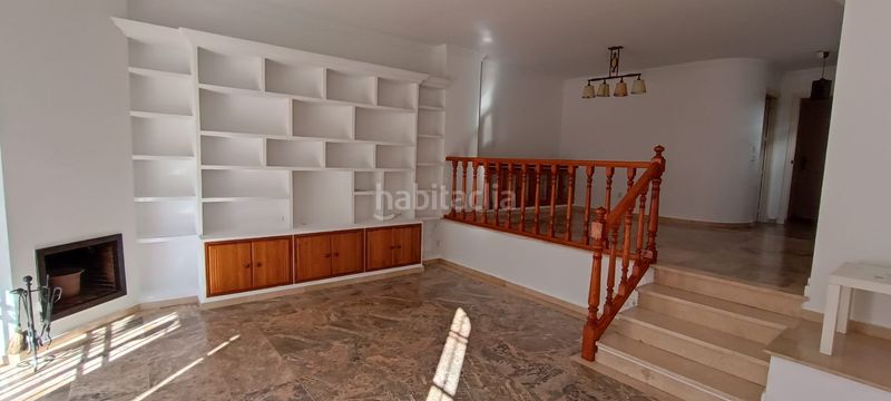 Foto 9d5b9247-8cf0-40c4-bf15-f72e656dbeb5. Rent towny house with fireplace parking pool in Capellanía - Retamar Alhaurín de la Torre