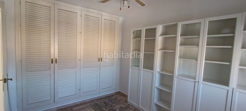 Foto ae49b797-626d-4e78-a103-1dc3f96116fc. Rent towny house with fireplace parking pool in Capellanía - Retamar Alhaurín de la Torre