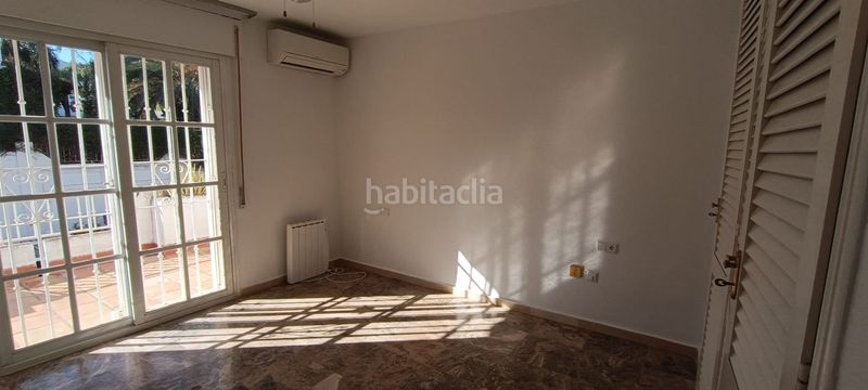 Foto c1d05ad8-d2b2-47bc-ba6d-3dd1835b5e13. Rent towny house with fireplace parking pool in Capellanía - Retamar Alhaurín de la Torre