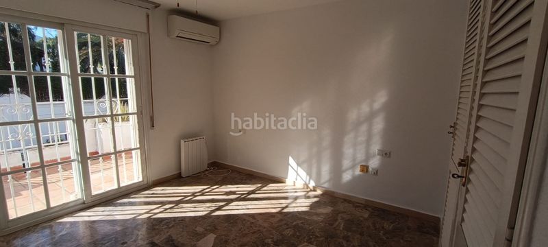 Foto c3f23af0-6280-4eba-b5a4-d1deb880161d. Rent towny house with fireplace parking pool in Capellanía - Retamar Alhaurín de la Torre