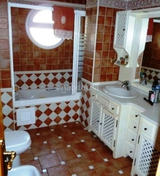 Foto 17b664e6-b404-4a8e-ab28-a332d27a235b. Chalet mit kamin heizung parking pool in Capellanía - Retamar Alhaurín de la Torre