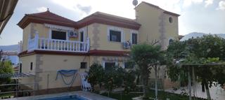 Chalet en Manantiales - Lagar - Cortijo. Villa independiente en alhaurin de la torre