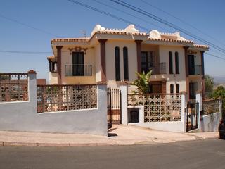 Chalet en Pinos de Alhaurín. Villa en venta en alhaurin de la torre