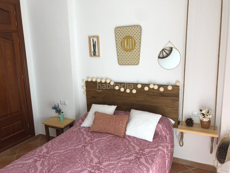 Foto f1414726-566a-4883-9dd2-2a59f8fcd61a. Maison avec cheminée parking dans Atajate