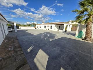 Chalet in Cártama. Villa en venta en cártama