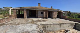 Xalet a Centro. Villa independiente en venta en alhaurín el grande