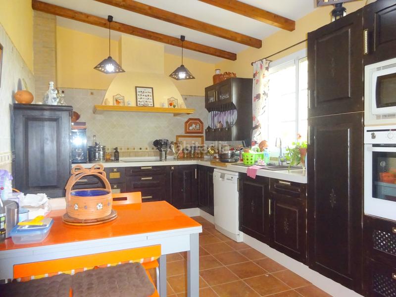 Foto b22bb214-4236-480b-8edf-4dbb36ea80c0. Chalet con camino parcheggio piscina in El Romeral-Peñón de Zapata Alhaurín de la Torre