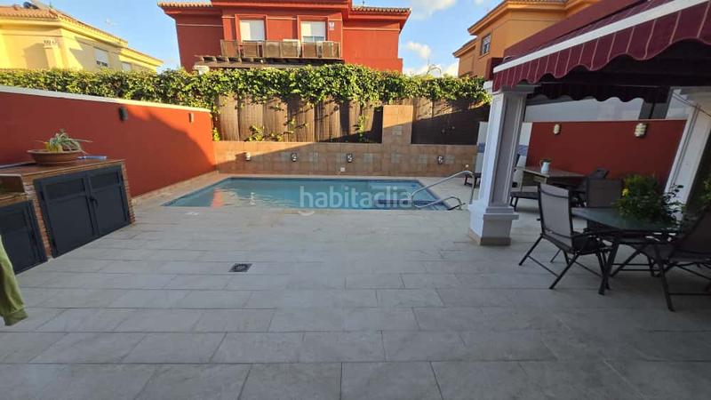 Foto 44e711f1-c9c9-4483-b3e9-8dc29cc9d351. Casa bifamiliare con parcheggio piscina in Pinos de Alhaurín Alhaurín de la Torre