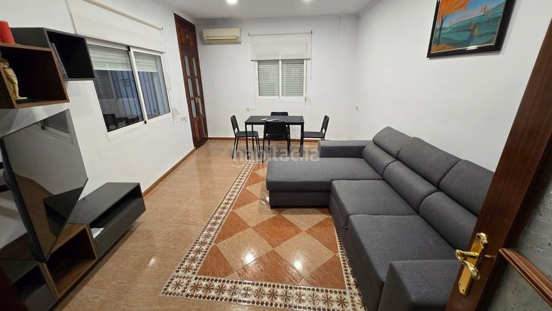 Foto f76e1bec-172a-438d-884f-acd4af63a8c3. Rent house with parking in Centro Alhaurín de la Torre
