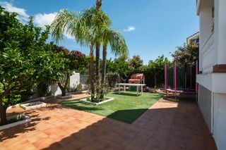 Doppelhaus in Manantiales - Lagar - Cortijo. Chalet pareado en alhaurin de la torre