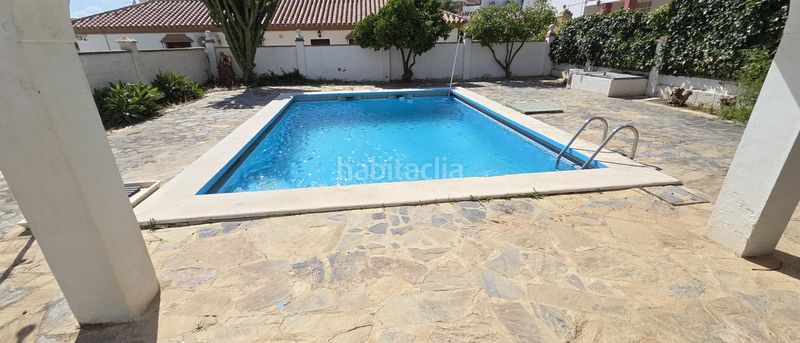 Foto b7da6c8b-1e84-4189-84f7-63b86c835908. Xalet amb xemeneia aparcament piscina a Coín