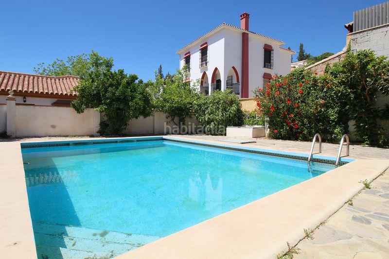 Foto c5ca1a7e-3dea-4515-904a-3c646547293c. Xalet amb xemeneia aparcament piscina a Coín