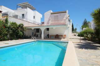 Xalet a Coín. Villa independiente a la venta en coin.