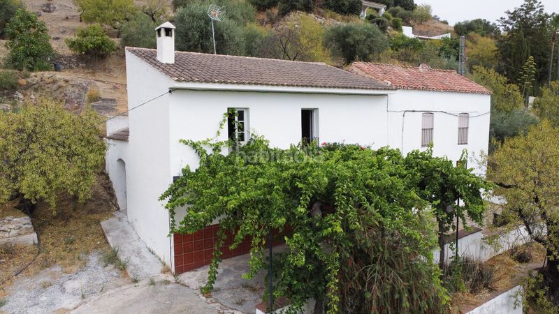 Foto a7fe41ca-e0aa-424b-bacb-e82c5e148e69. Finca rústica a Monda