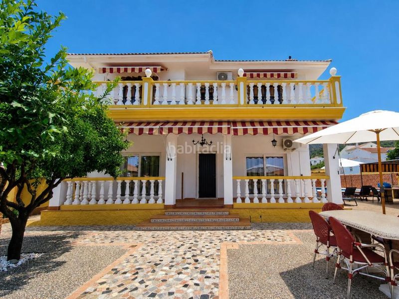 Foto 0da3d3cb-a8dd-423a-9000-699ad6c3174d. Rent chalet with fireplace parking pool in Jardines de Alhaurín-Huerta Alta-Fuensanguínea Alhaurín de la Torre