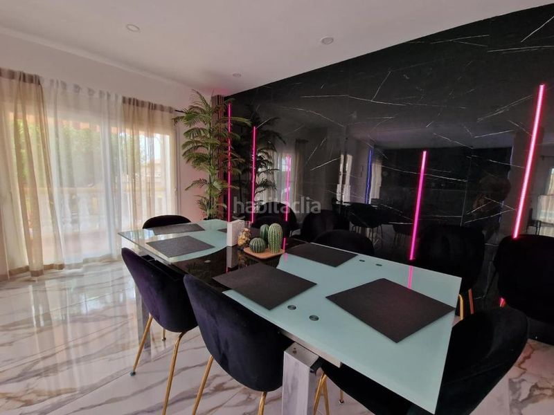 Foto 260ea3de-1006-42e0-9e16-097d3f84924c. Rent chalet with fireplace parking pool in Jardines de Alhaurín-Huerta Alta-Fuensanguínea Alhaurín de la Torre
