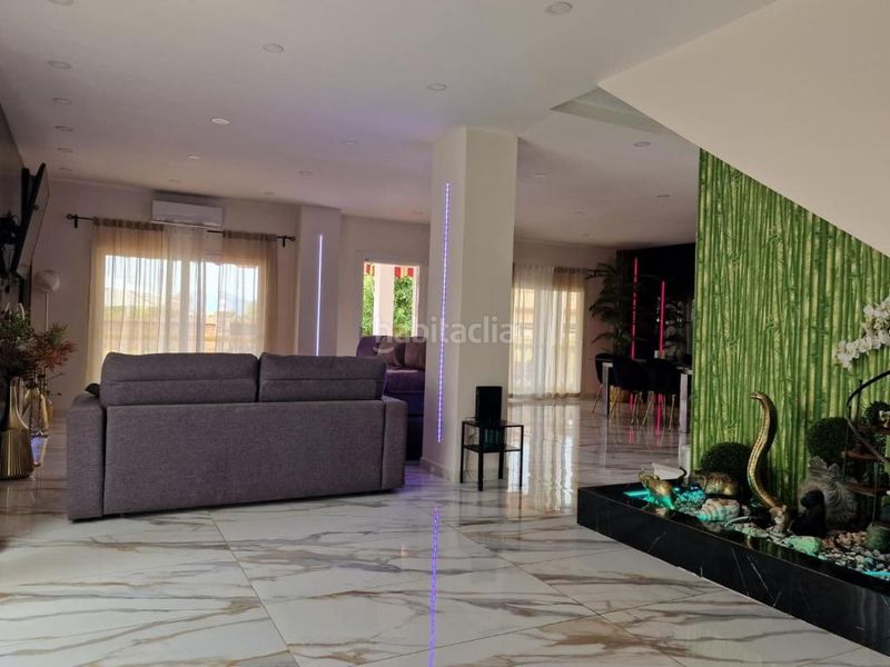 Foto 289a1c5c-592a-4d89-99c1-11f5c050920d. Rent chalet with fireplace parking pool in Jardines de Alhaurín-Huerta Alta-Fuensanguínea Alhaurín de la Torre
