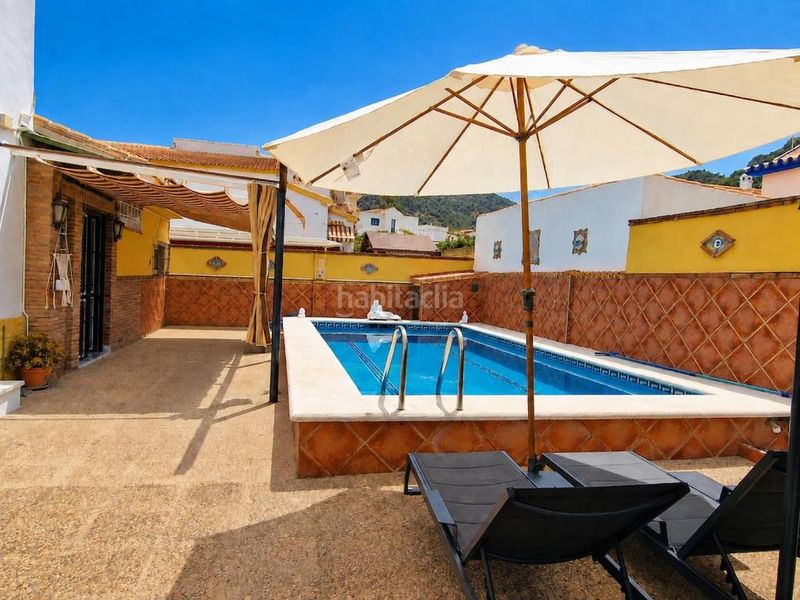 Foto 88255f88-7cc9-4e35-9368-a4c56e0f512f. Rent chalet with fireplace parking pool in Jardines de Alhaurín-Huerta Alta-Fuensanguínea Alhaurín de la Torre