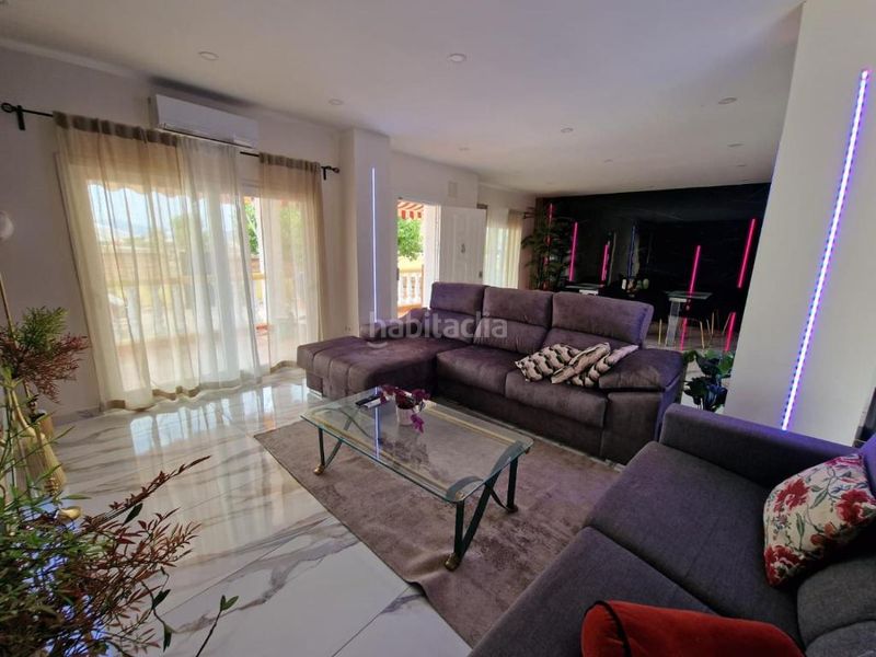 Foto b2865c89-0684-4fb6-b361-b7d23ec424c3. Rent chalet with fireplace parking pool in Jardines de Alhaurín-Huerta Alta-Fuensanguínea Alhaurín de la Torre