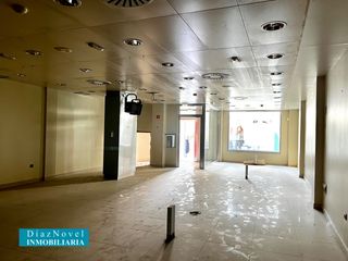 Rent Business premise in Calle alcalde juan barranquero 9