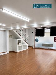 Rent Business premise in Calle enrique van dulken 8. Local en esquina