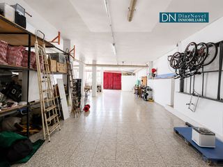 Lloguer Local Comercial a Calle bolivia 204. Local en esquina