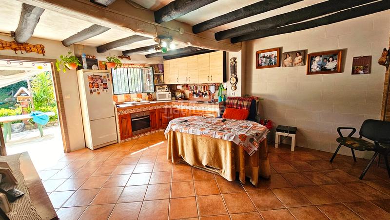 Foto 57213705-b853-4959-aea4-5987e038d85c. Masia amb xemeneia piscina a Galaroza