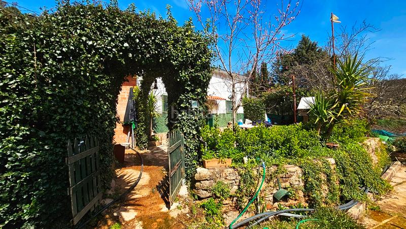 Foto f9d7405f-5dca-46f7-b114-e49171bbad84. Masia amb xemeneia piscina a Galaroza