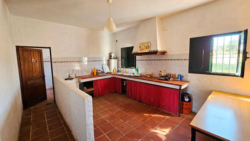 Foto c5fec7bd-721d-45f3-9215-e9e422dbfa3d. Mas avec cheminée dans Zufre