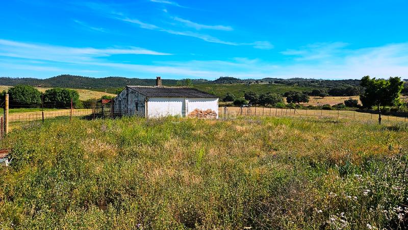 Foto d691536f-d5c5-41b4-8692-18d1a9a51392. Mas avec cheminée dans Zufre