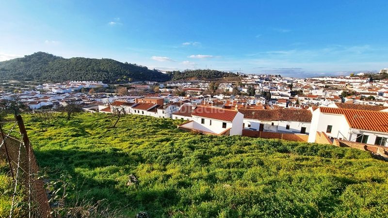 Foto 67b30e93-5005-454d-b2c1-82ee4c48d0ee. Terreno residencial en calle cruces 29 exclusivo solar urbano con parcela de 5.000 m2 en Aracena